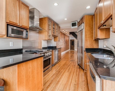232 Dill Avenue - Photo Thumbnail 6