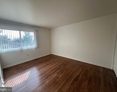 1118 Taney Avenue - Photo Thumbnail 6