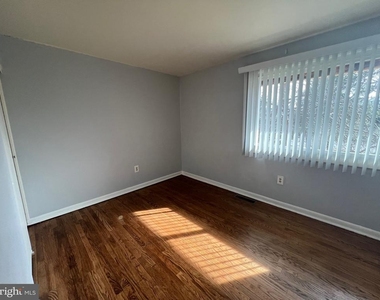 1118 Taney Avenue - Photo Thumbnail 7