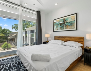 1701 E M L King Jr Blvd - Photo Thumbnail 9