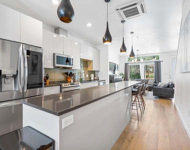 1701 E M L King Jr Blvd - Photo Thumbnail 3