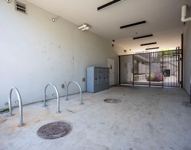 1701 E M L King Jr Blvd - Photo Thumbnail 23