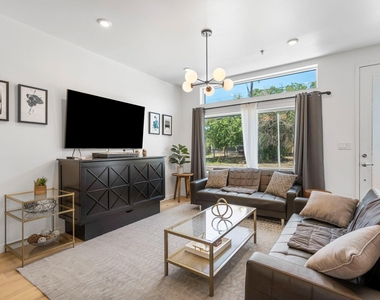 1701 E M L King Jr Blvd - Photo Thumbnail 4