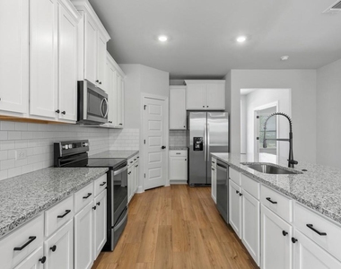9513 Balmy Ln - Photo Thumbnail 5