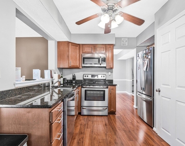 4037 Broadbill Circle - Photo Thumbnail 10