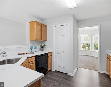 8000 Delores Court - Photo Thumbnail 12