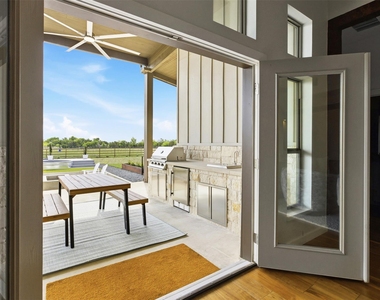 215 Mesa Vista Dr - Photo Thumbnail 14