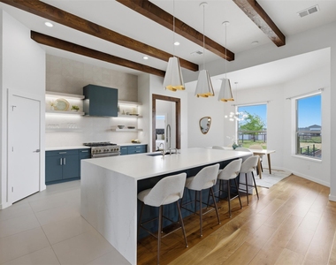 215 Mesa Vista Dr - Photo Thumbnail 6