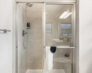 6239 Islington Street - Photo Thumbnail 32