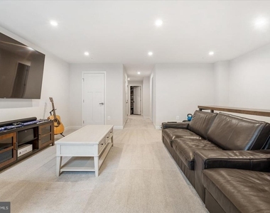 6239 Islington Street - Photo Thumbnail 35
