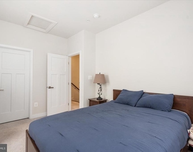 6239 Islington Street - Photo Thumbnail 21