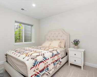 6239 Islington Street - Photo Thumbnail 39