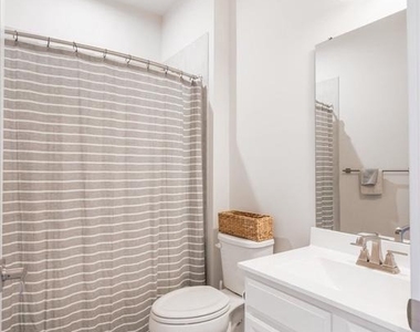 6239 Islington Street - Photo Thumbnail 25