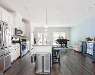 6239 Islington Street - Photo Thumbnail 7