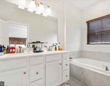 6239 Islington Street - Photo Thumbnail 29
