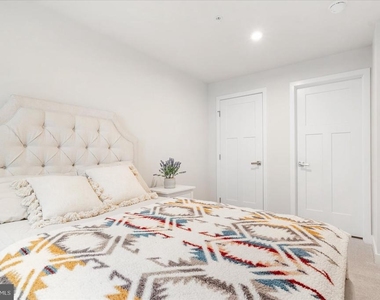 6239 Islington Street - Photo Thumbnail 40