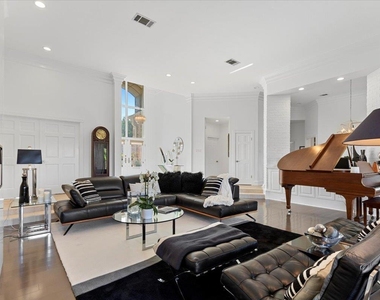 3503 Needles Dr - Photo Thumbnail 4