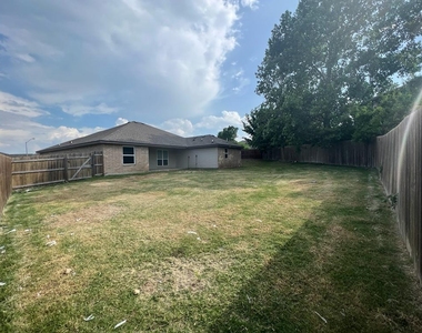 2428 Nolan Creek St - Photo Thumbnail 37