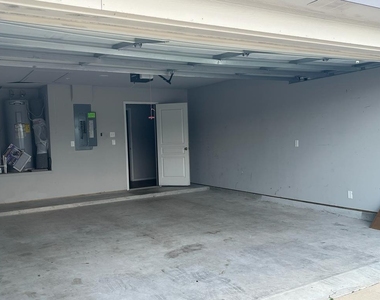 2428 Nolan Creek St - Photo Thumbnail 33