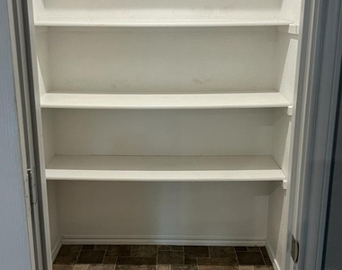 2428 Nolan Creek St - Photo Thumbnail 7