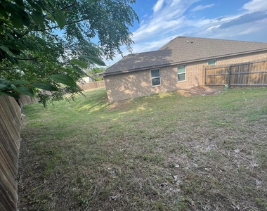 2428 Nolan Creek St - Photo Thumbnail 38