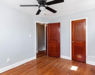 3243 Kentucky Avenue - Photo Thumbnail 12