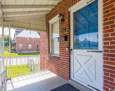 3243 Kentucky Avenue - Photo Thumbnail 2