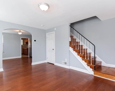 3243 Kentucky Avenue - Photo Thumbnail 4