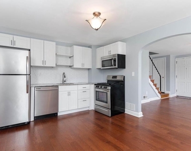 3243 Kentucky Avenue - Photo Thumbnail 5