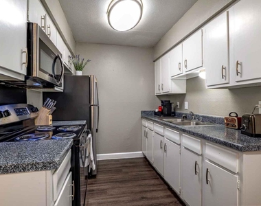 11349 Newkirk St - Photo Thumbnail 6
