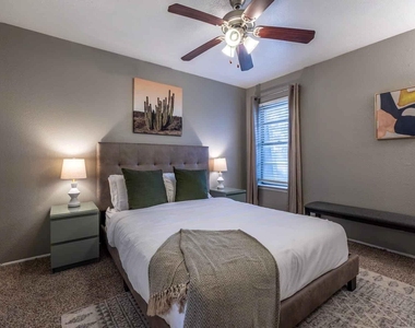 11349 Newkirk St - Photo Thumbnail 3