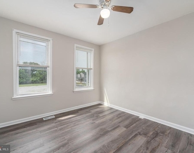 2626 Oswego Avenue - Photo Thumbnail 14