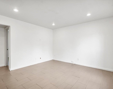 3464 Willowrun Dr - Photo Thumbnail 17
