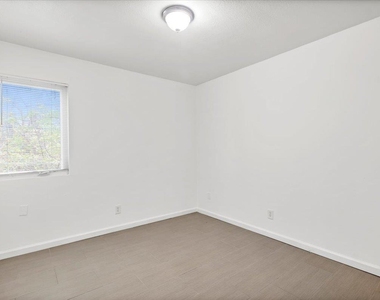 3464 Willowrun Dr - Photo Thumbnail 13