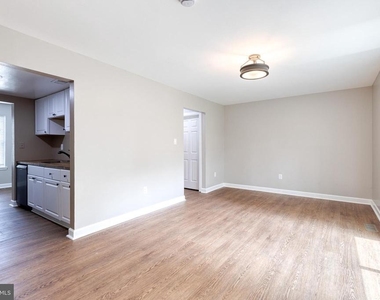 1869 Robin Court - Photo Thumbnail 3