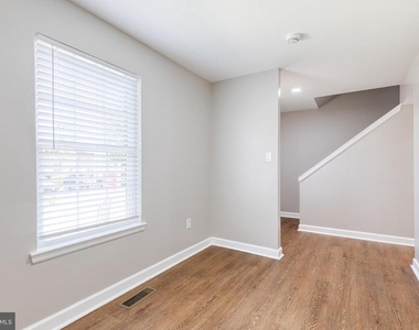 1869 Robin Court - Photo Thumbnail 6