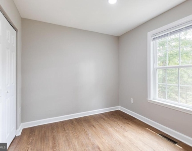 1869 Robin Court - Photo Thumbnail 15