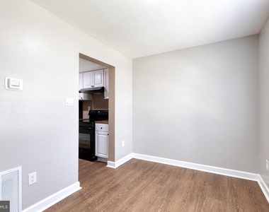 1869 Robin Court - Photo Thumbnail 5