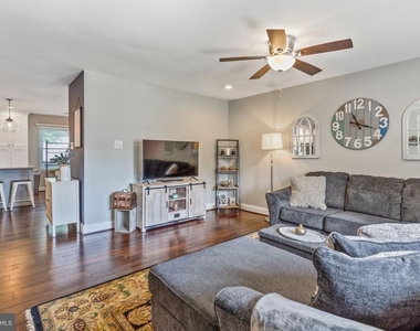 7828 Citadel Drive - Photo Thumbnail 4