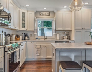 7828 Citadel Drive - Photo Thumbnail 11