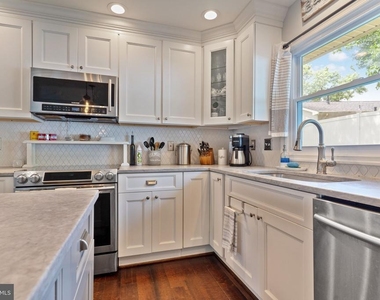 7828 Citadel Drive - Photo Thumbnail 12