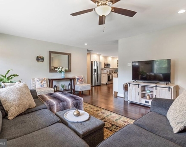 7828 Citadel Drive - Photo Thumbnail 8