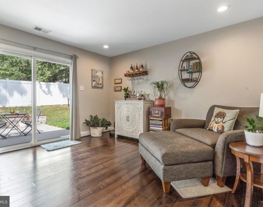 7828 Citadel Drive - Photo Thumbnail 16