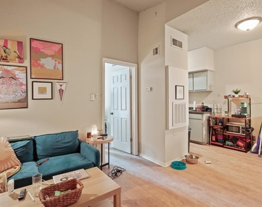 2818 Nueces St - Photo Thumbnail 2