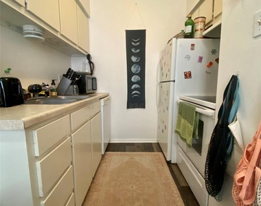2818 Nueces St - Photo Thumbnail 4