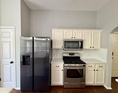 1713 Lantana Dr - Photo Thumbnail 9