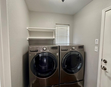 1713 Lantana Dr - Photo Thumbnail 10