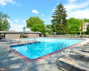 162 Paladin Drive - Photo Thumbnail 3