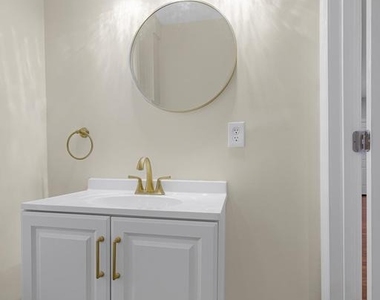 2321 N Tatnall Street - Photo Thumbnail 15