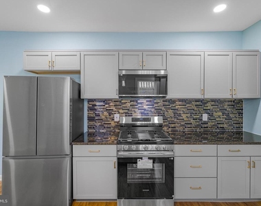 2321 N Tatnall Street - Photo Thumbnail 9